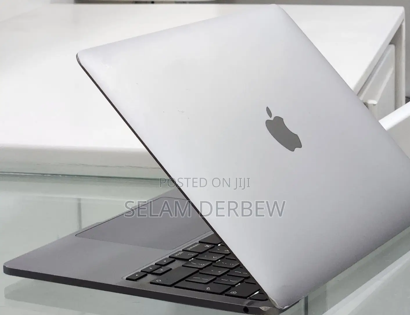 New Laptop Apple MacBook Pro M1 8GB Apple M1 Pro SSD 256GB