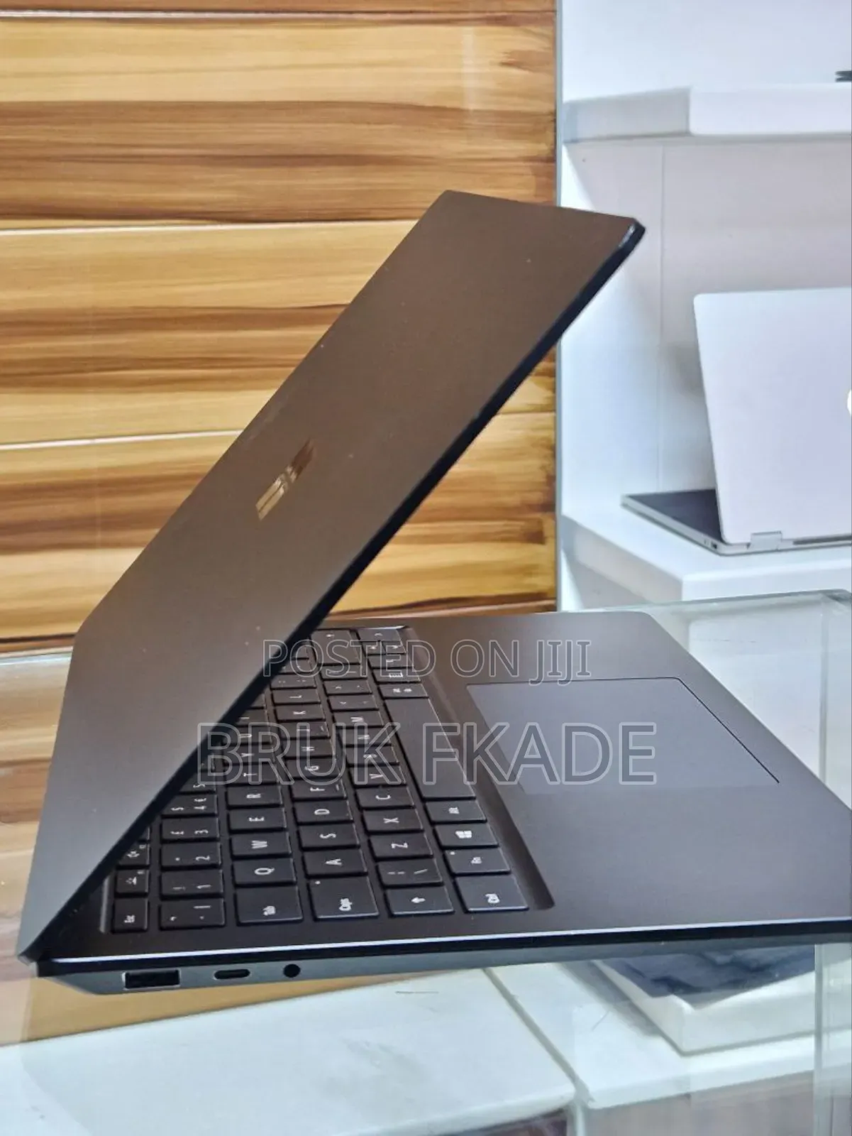 New Laptop Microsoft Surface 16GB Intel Core I7 SSD 256GB