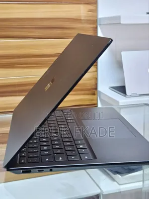 New Laptop Microsoft Surface 16GB Intel Core I7 SSD 256GB