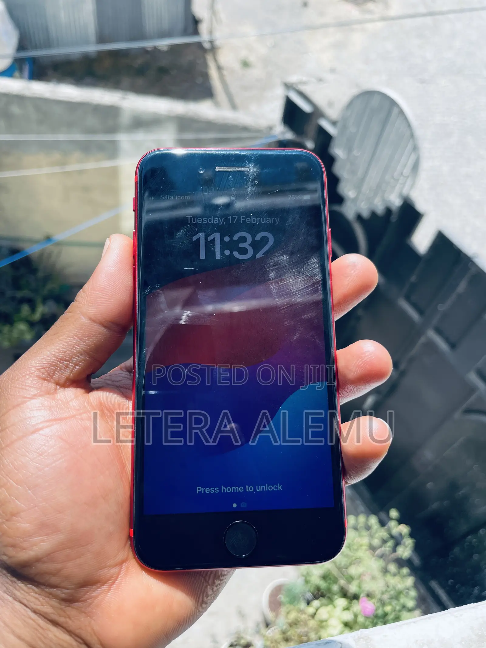 New Apple iPhone SE (2022) 64 GB Red