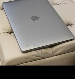 New Laptop Apple MacBook Pro 2019 16GB Intel Core I7 SSD 256GB