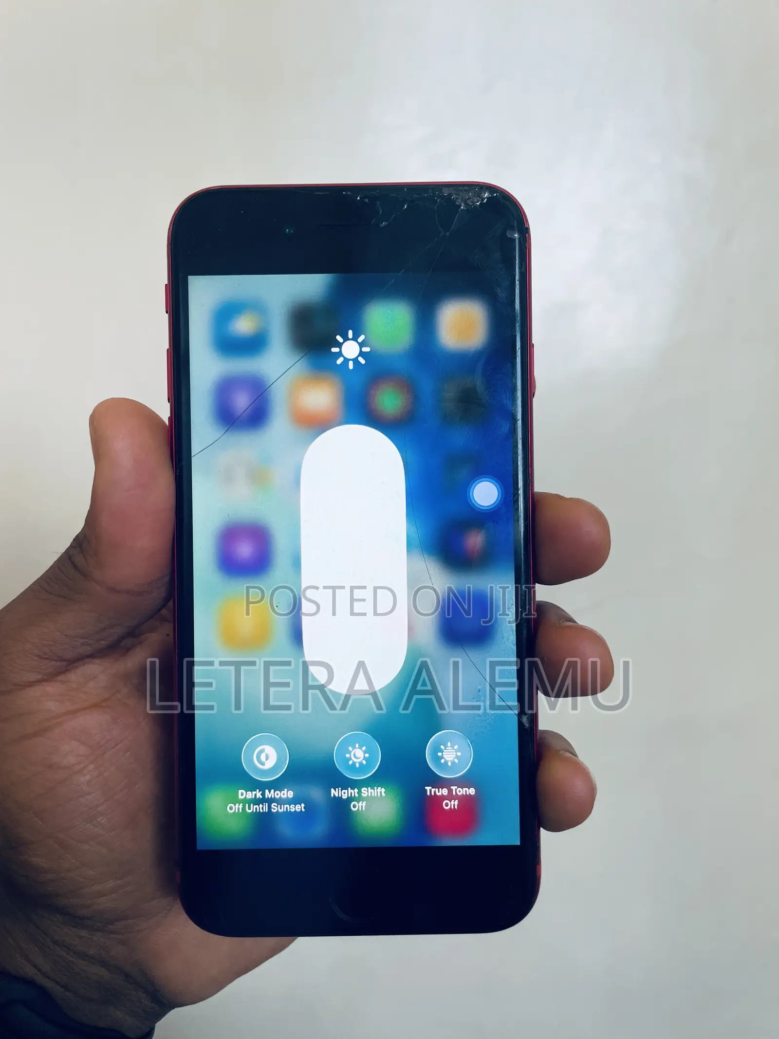 Apple iPhone SE (2022) 64 GB Red