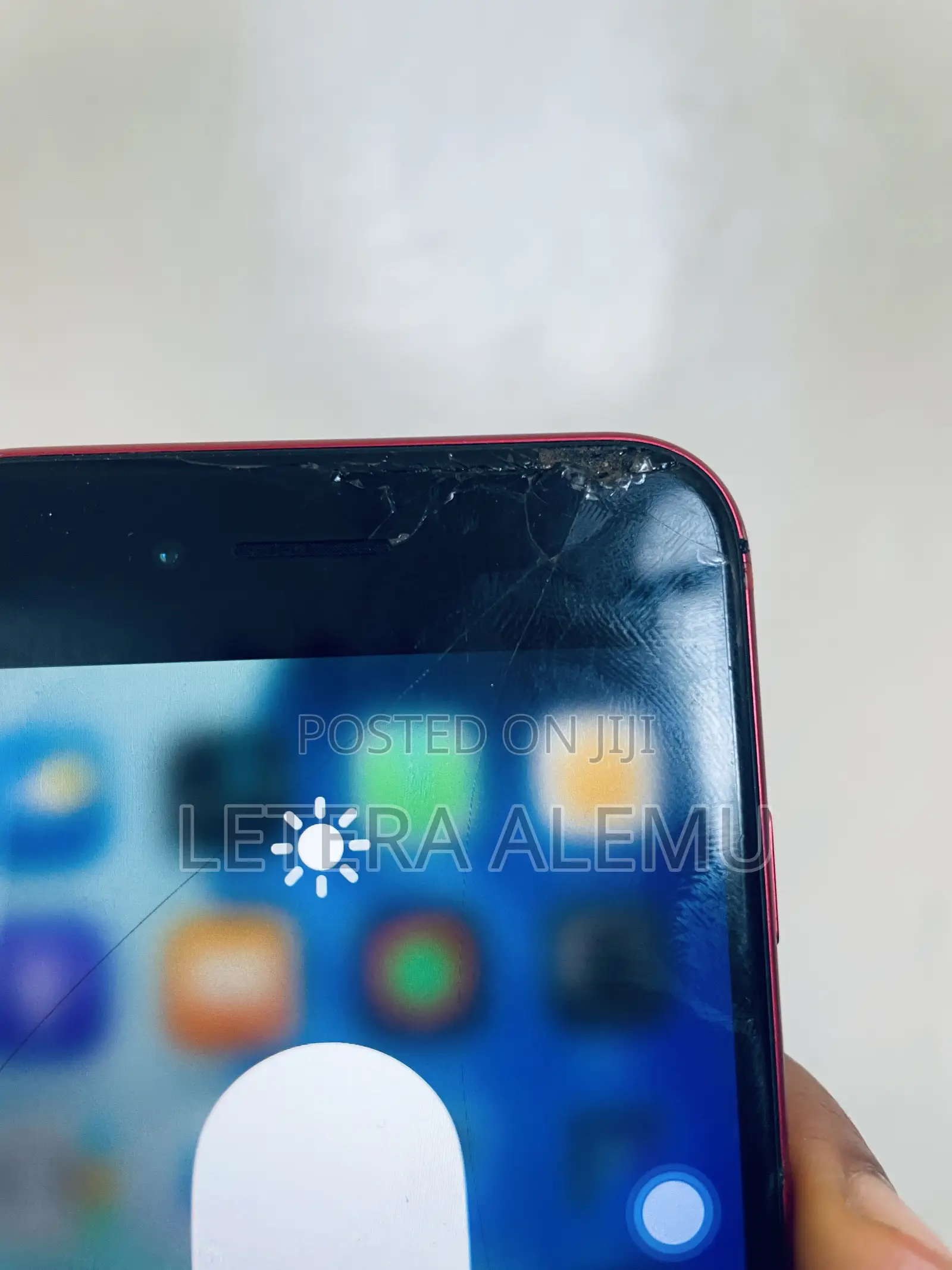 Apple iPhone SE (2022) 64 GB Red