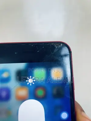 Apple iPhone SE (2022) 64 GB Red