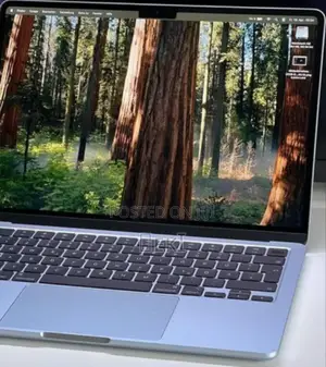 New Laptop Apple MacBook Air 2025 M4 13-Inch 16GB Apple M4 SSD 256GB