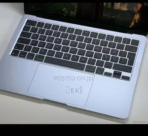 New Laptop Apple MacBook Air 2025 M4 13-Inch 16GB Apple M4 SSD 256GB