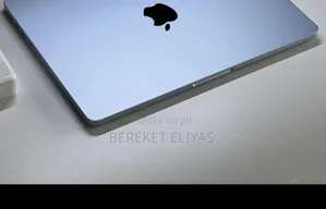 New Laptop Apple MacBook Air 2025 M4 13-Inch 16GB Apple M4 SSD 256GB