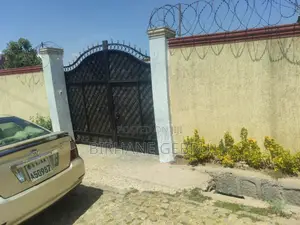 5bdrm Villa in Villa House, Yeka for sale