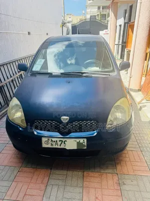 Toyota Vitz 2004 Blue