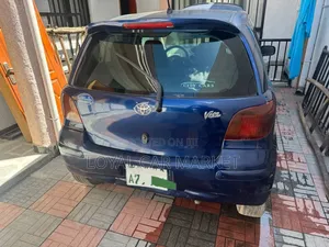 Toyota Vitz 2004 Blue