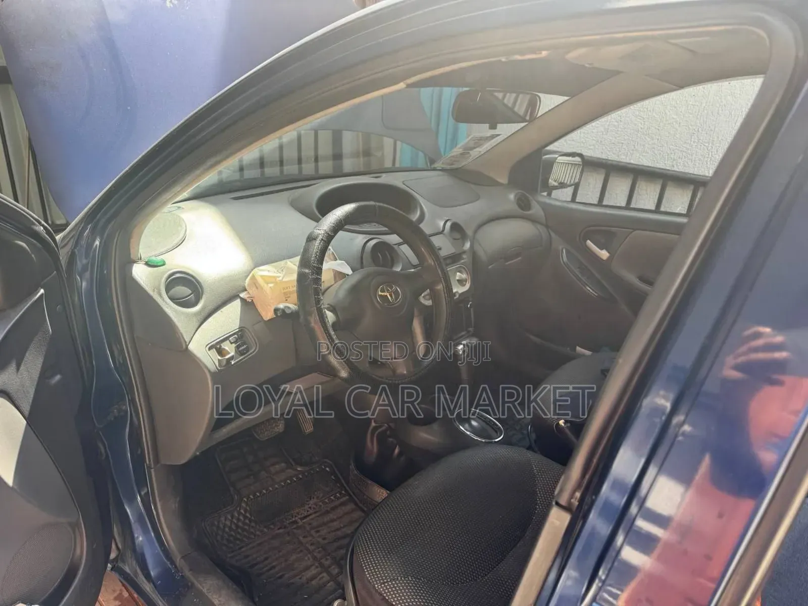 Toyota Vitz 2004 Blue