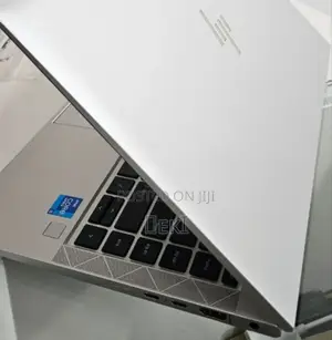 New Laptop HP EliteBook 840 G8 16GB Intel Core I5 SSD 512GB