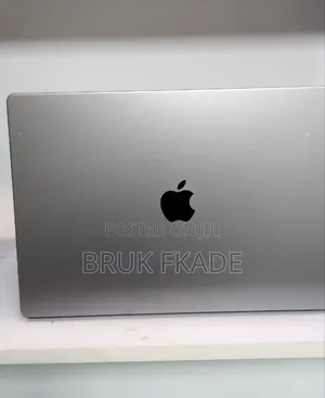 New Laptop Apple MacBook Pro M1 16GB Apple M1 Pro SSD 512GB