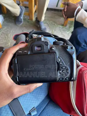 Canon Eos 700d (Rebel T5i)