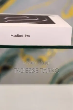 New Laptop Apple Macbook Pro 2025 M5 14-Inch 16GB Apple M5 SSD 1T