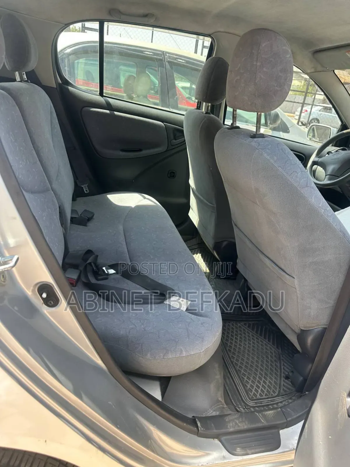 Toyota Vitz 2001 Silver