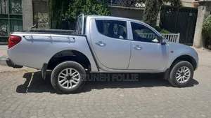 Mitsubishi L200 2008 Silver