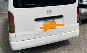 Toyota HiAce 2012 White