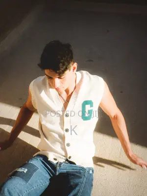 Zara White V-neck Sweater Vest