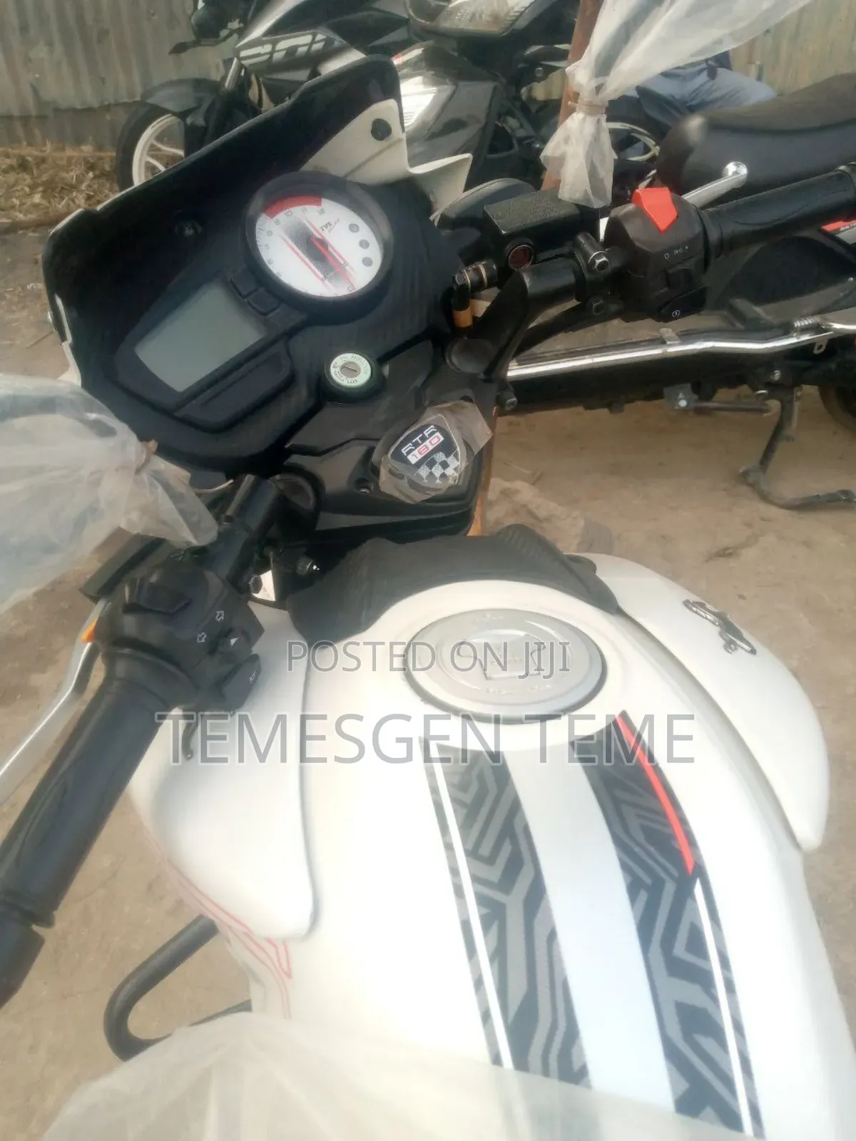 New TVS Apache 180 RTR 2024 White