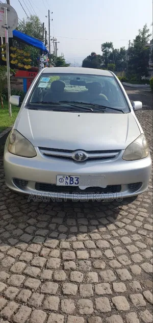 Toyota Platz 1.0 FWD 2005 Silver