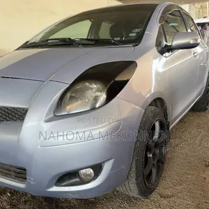 Toyota Yaris 2009 Pink