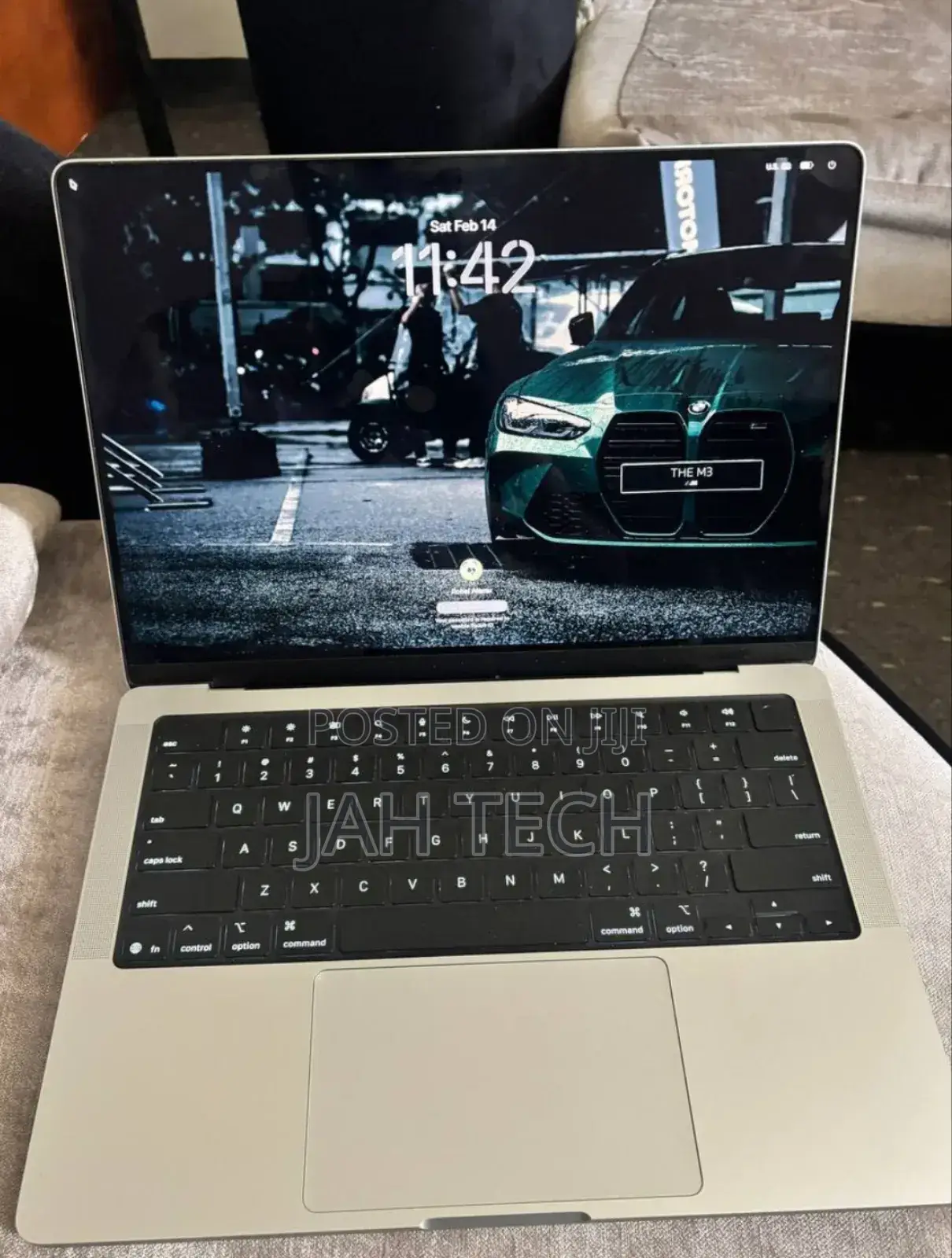 New Laptop Apple Macbook Pro 2025 M5 14-Inch 16GB Apple M5 SSD 512GB