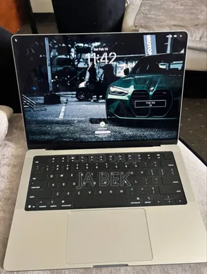 New Laptop Apple Macbook Pro 2025 M5 14-Inch 16GB Apple M5 SSD 512GB