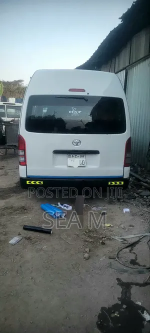 The 2014 Highroof Needs a Service.