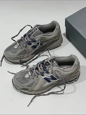 Brand Orignal and Fashin Shoses