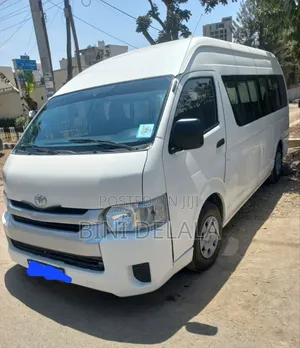 Toyota HiAce 2012 White