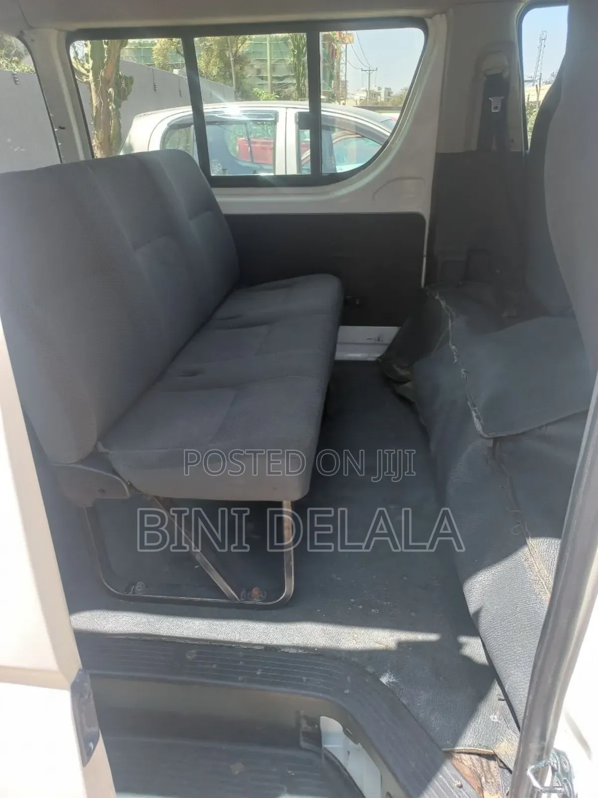 Toyota HiAce 2012 White