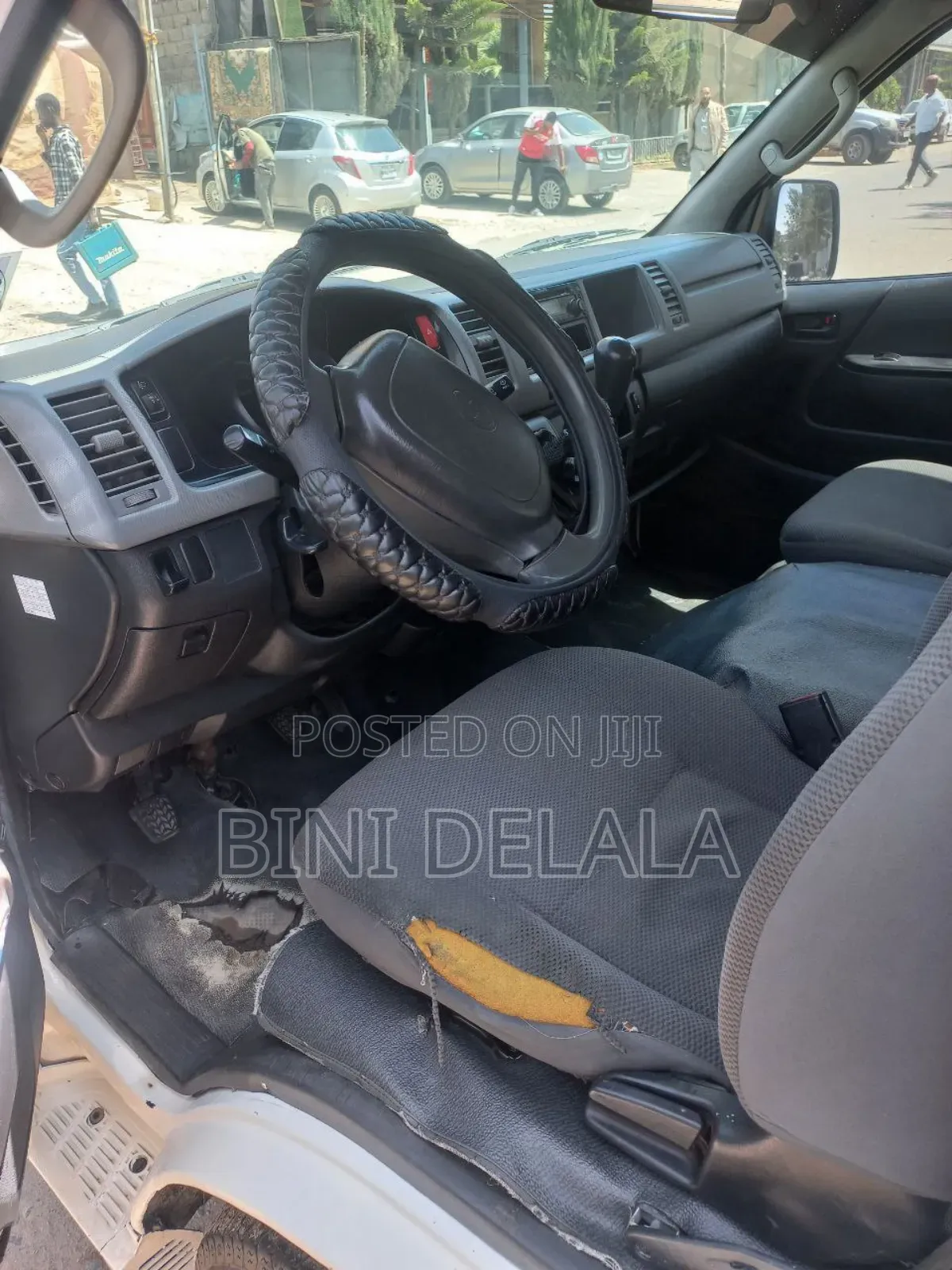 Toyota HiAce 2012 White