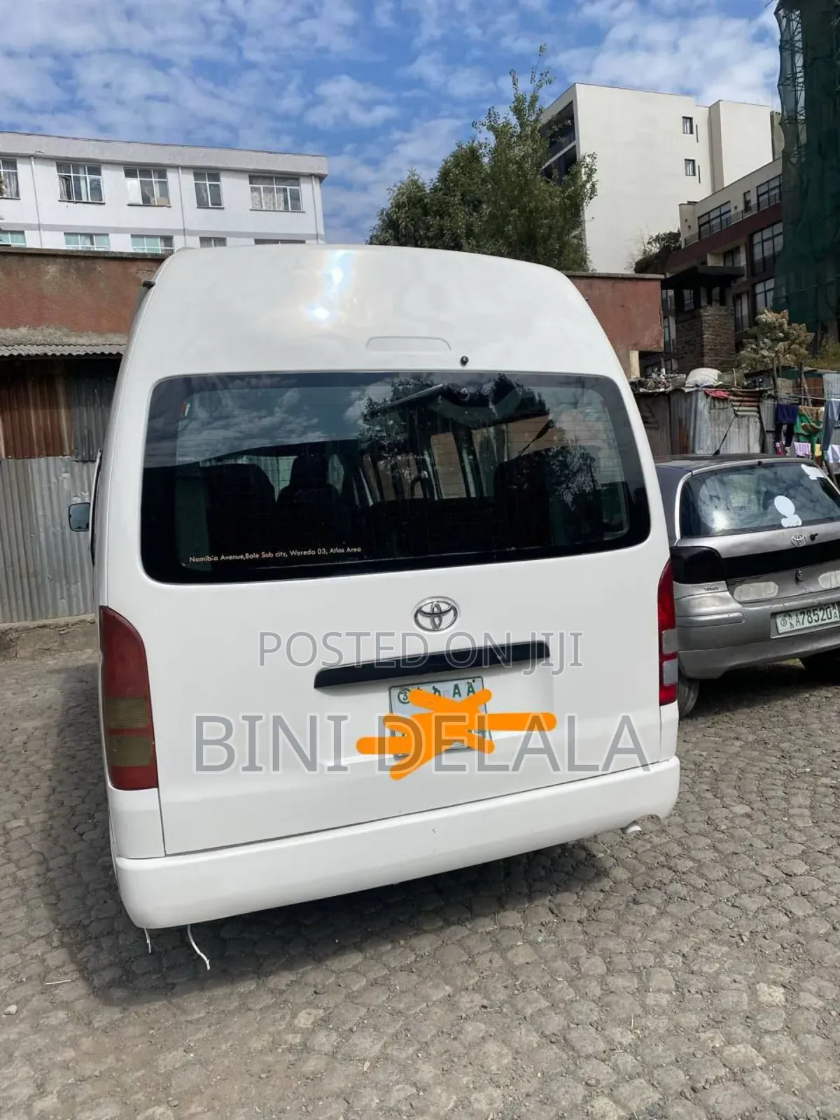 Toyota HiAce 2012 White