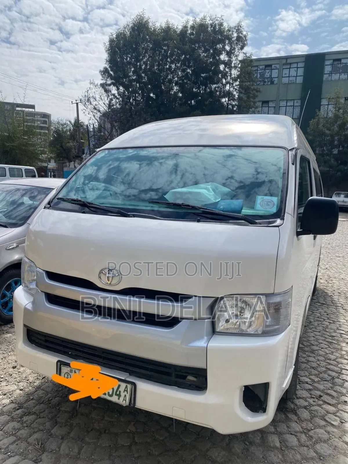 Toyota HiAce 2012 White