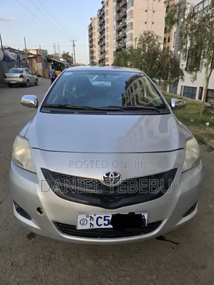 Toyota Yaris 2010 Silver