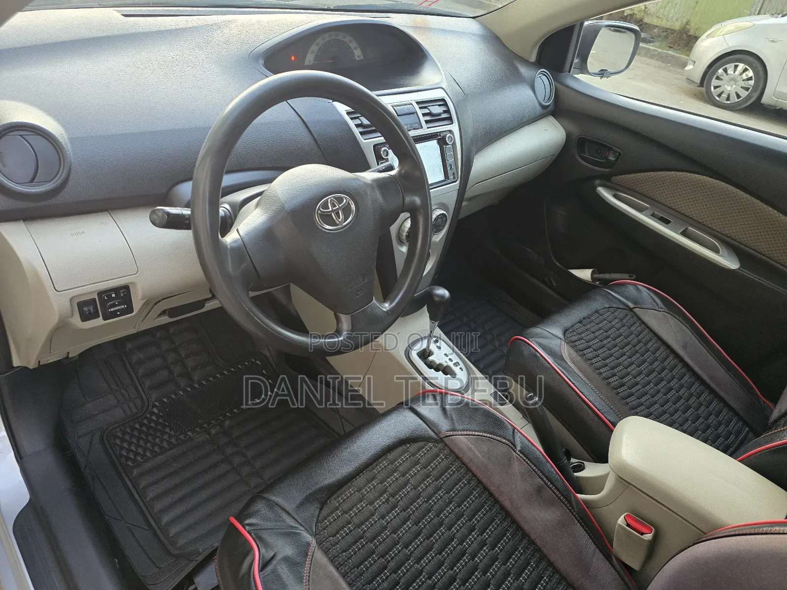 Toyota Yaris 2010 Silver