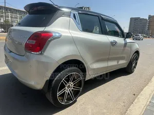 Suzuki Swift 2021 Silver