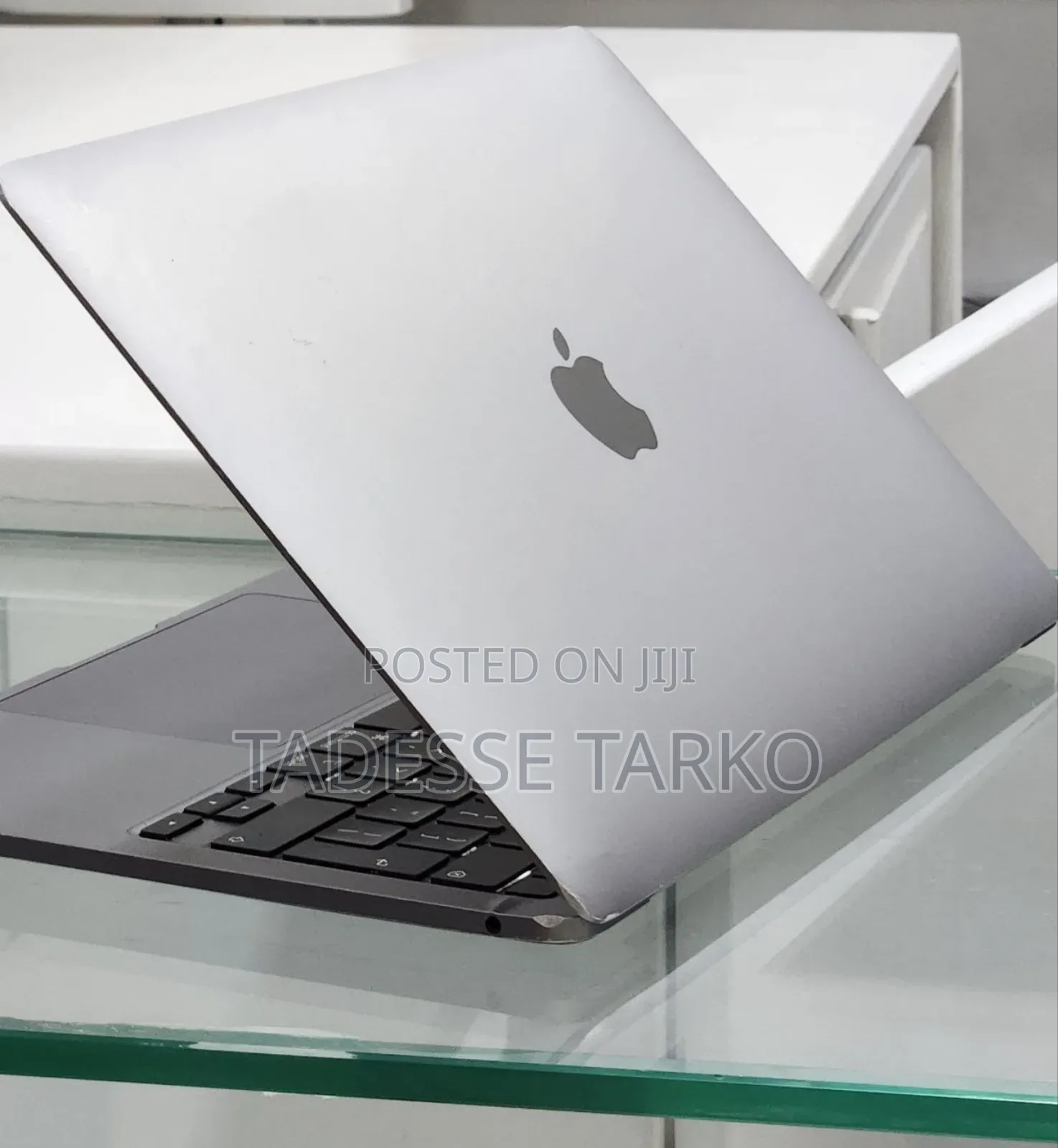 New Laptop Apple MacBook Pro M1 8GB Apple M1 SSD 256GB
