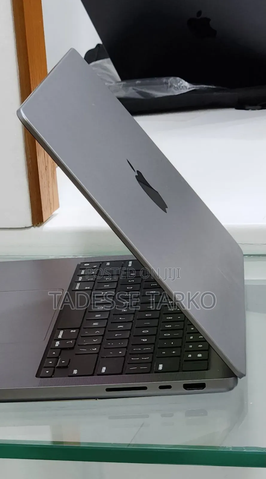 New Laptop Apple MacBook Pro 2021 M1 32GB Apple M1 Pro SSD 512GB