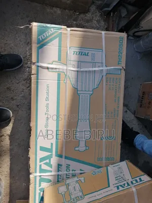 Total 2200w Demolition Hammer