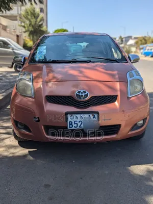 Toyota Vitz 1.0 FWD 3dr 2010 Orange