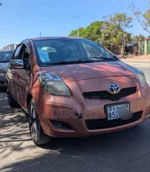 Toyota Vitz 1.0 FWD 3dr 2010 Orange