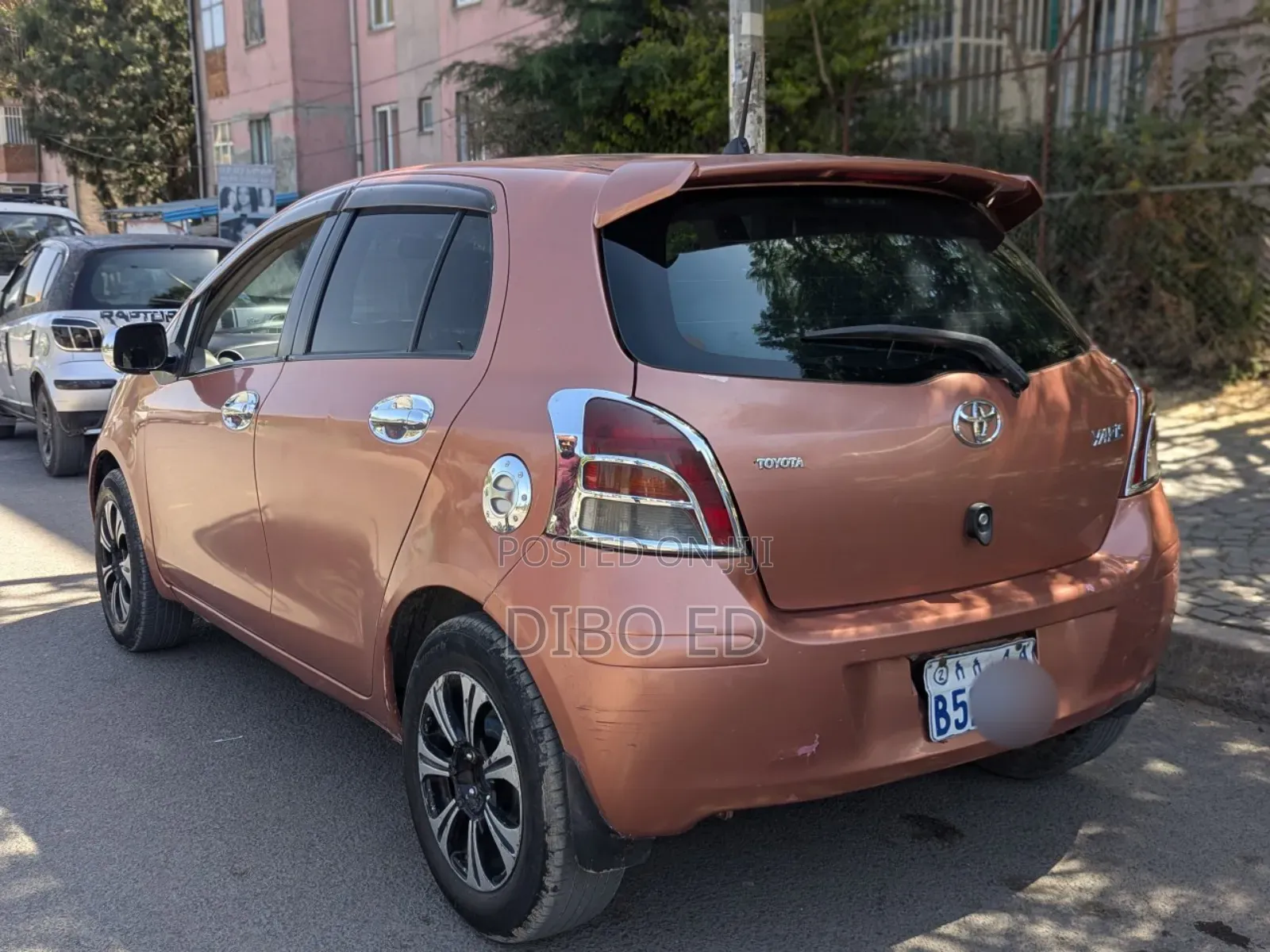 Toyota Vitz 1.0 FWD 3dr 2010 Orange