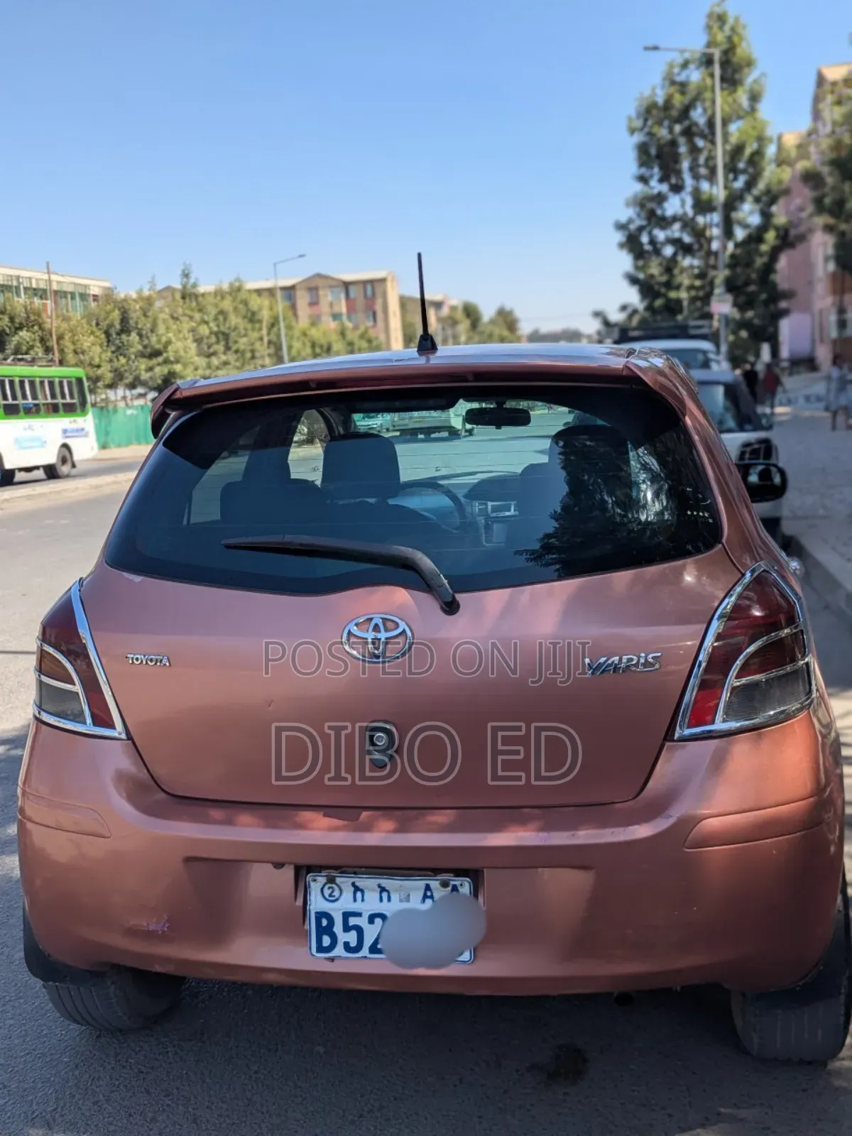 Toyota Vitz 1.0 FWD 3dr 2010 Orange