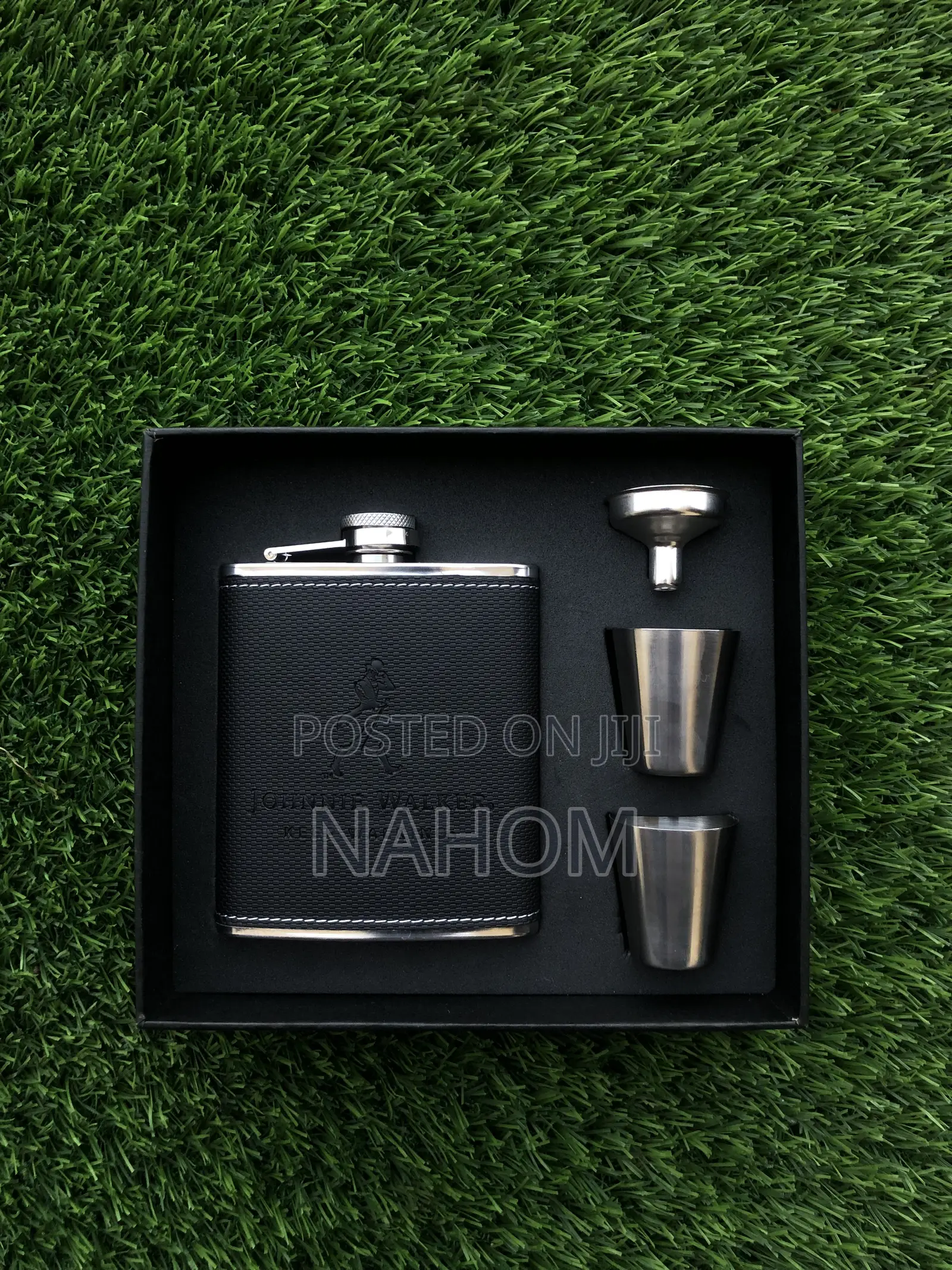 Johnnie Walker Hip Flask Gift Set - Leather + 2 Cups + Funnel