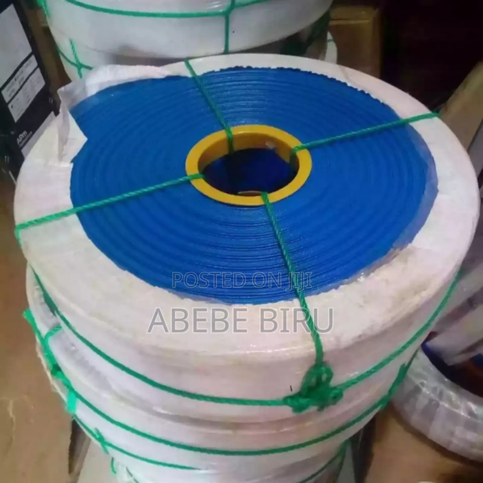 የተለያዩ ማርክ እና ኢንች ያላቸው ሸራዎች