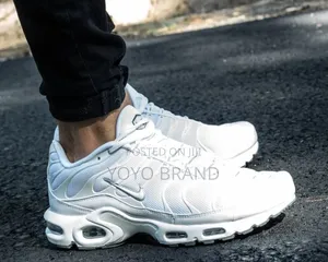 Nike Air Max Tn Plus Triple White Unisex Fashion Sneaker Shoes
