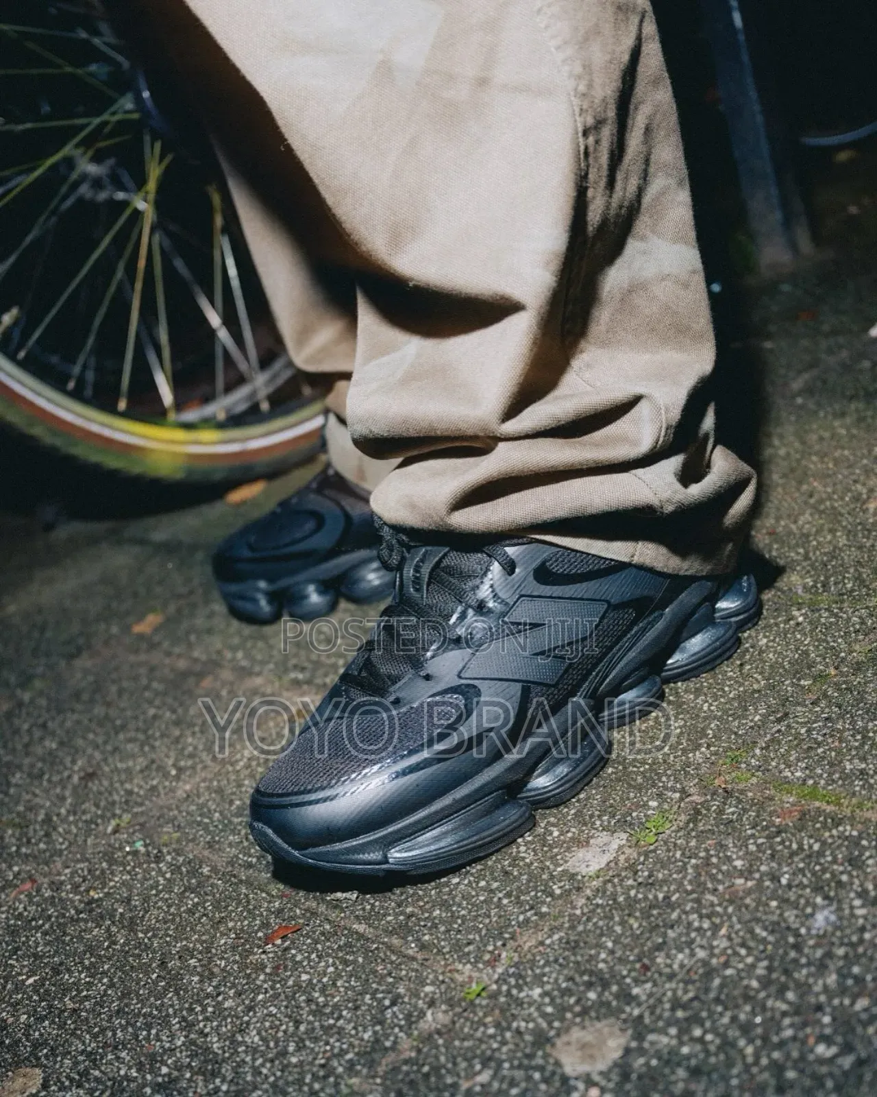 New Balnce Unisex Abzorb 2000.Black Sneaker