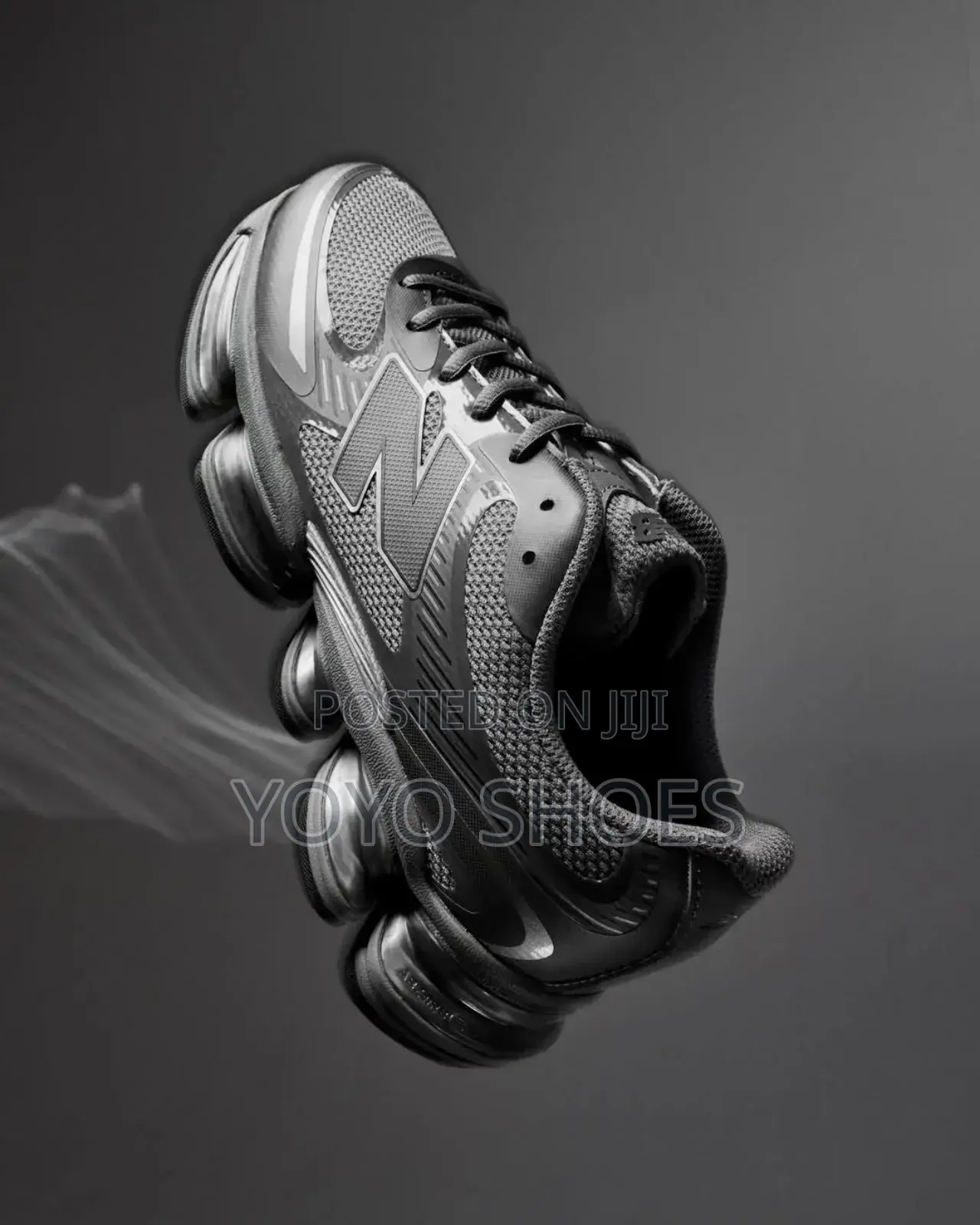 New Balnce Unisex Abzorb 2000.Black Sneaker